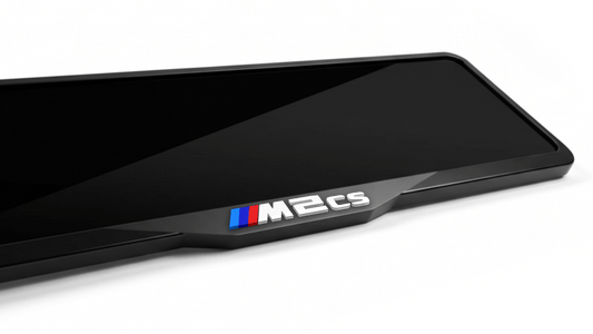 إطار لوحة ترخيص من الأكريليك المقطوع بالليزر لسيارة BMW M2 CS - أسود لامع
