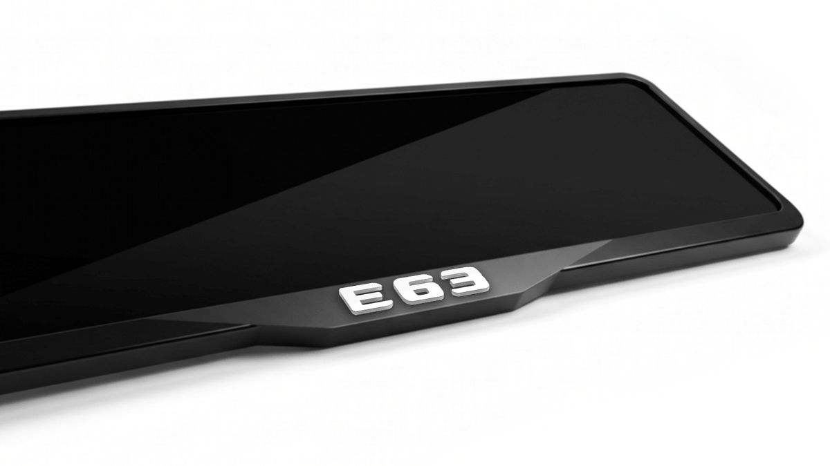 إطار لوحة ترخيص مرسيدس-بنز E63 AMG من الأكريليك المقطوع بالليزر - أسود لامع