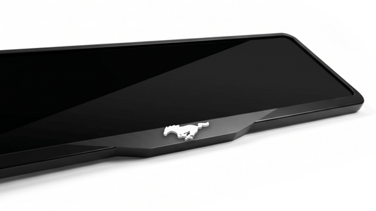 إطار لوحة ترخيص FORD MUSTANG HORSE من الأكريليك مقطوع بالليزر - أسود لامع