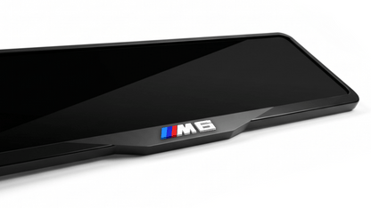 إطار لوحة ترخيص من الأكريليك المقطوع بالليزر لسيارة BMW M6 - أسود لامع